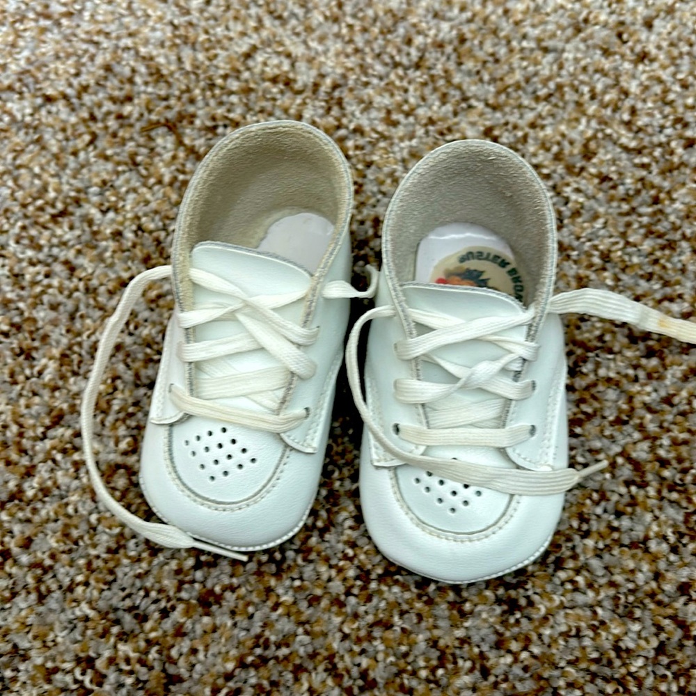 Buster Brown Baby Newborn Shoes White Tie